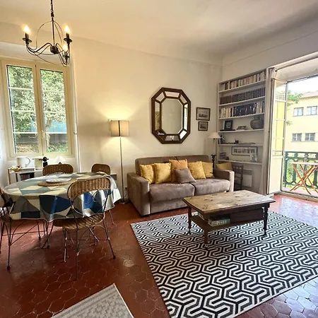 Appartement Riviera - Old Town - 5 Mn Promenade Des Et - Charme Absolu - 2 Pièces Avec Balcon - Vue Et - Balcon Honoré 1 *
